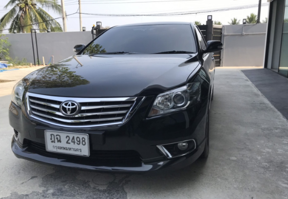 Selling a Toyota Camry Exo 2.0 black car