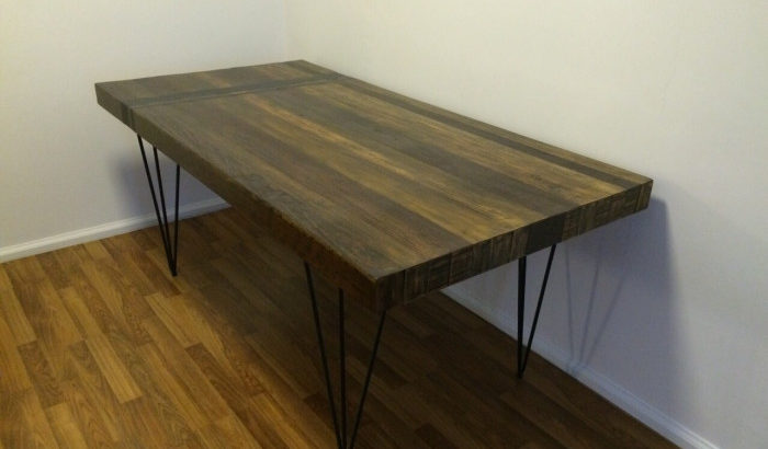 Wooden table with Metal Leg