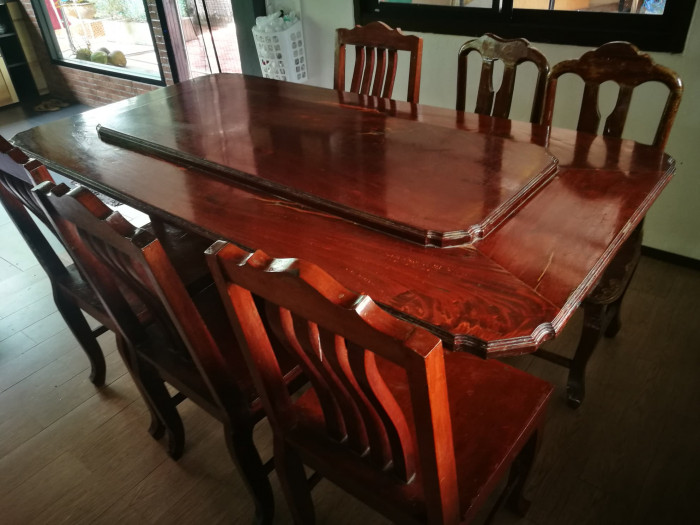 Sell Makha wood table, very real wood