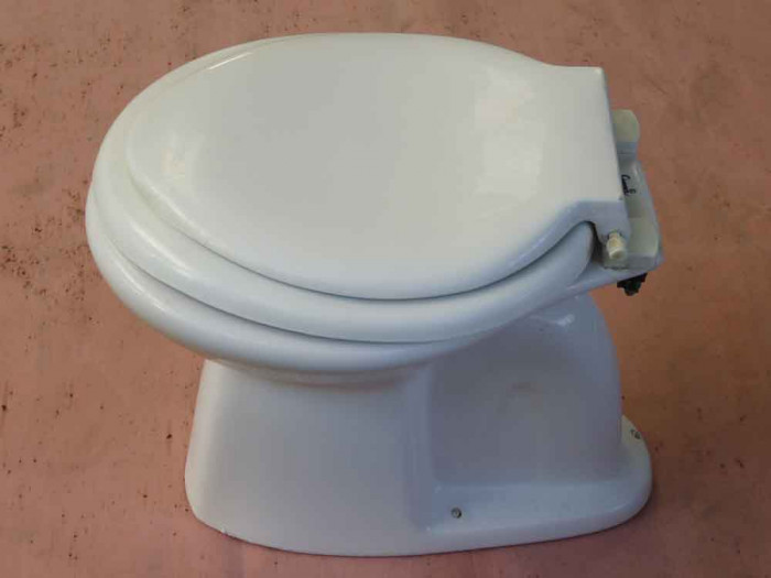 Selling a flush toilet White, Good Condition, Seco