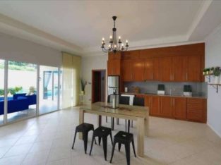 3 Bedroom Pool Vila for Sale in Pratamnak Just 5 M