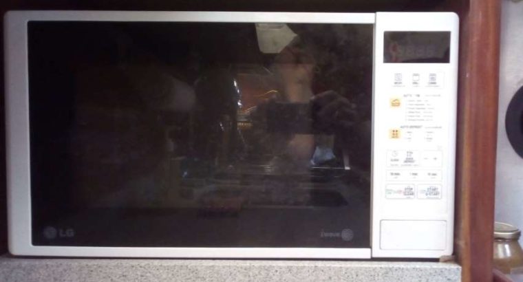 LG Microwave FOR SALE