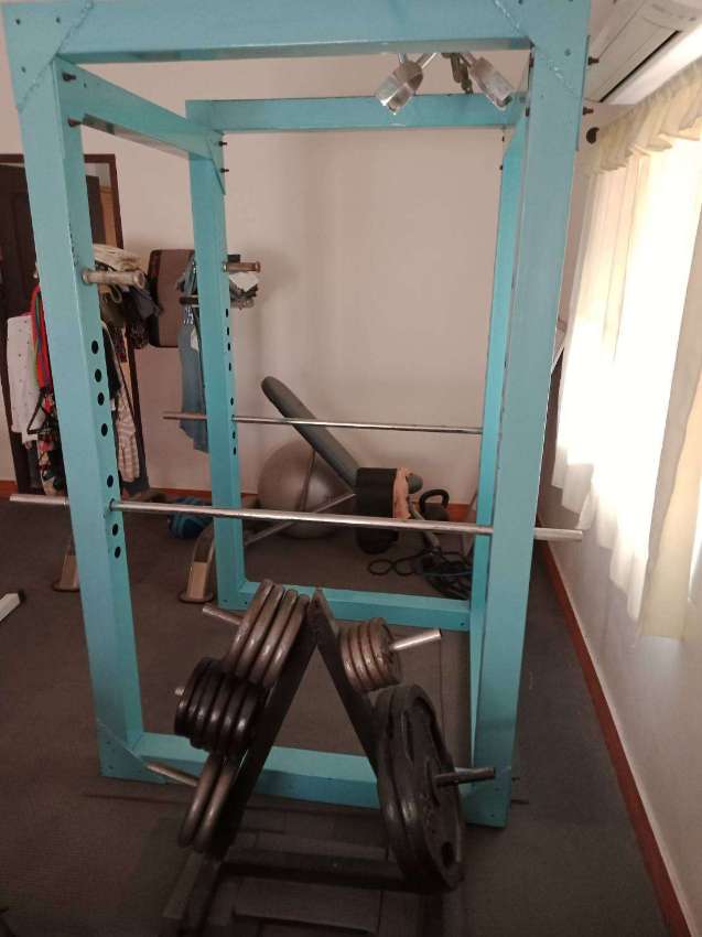 POWER RACK /WEIGHT PLATES (108 kg)